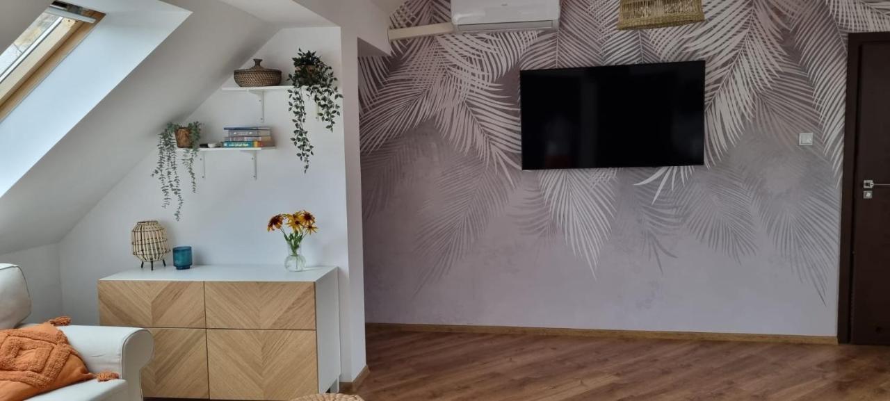 Apartament W Centrum - Nasze Poddasze Ustrzyki Dolne Exterior foto