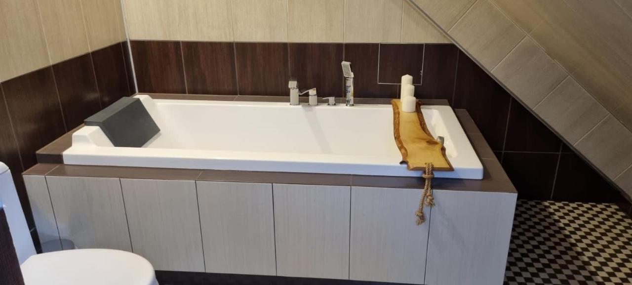 Apartament W Centrum - Nasze Poddasze Ustrzyki Dolne Exterior foto